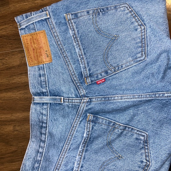 Levi's Women's Premium 501 Skinny Jeans - Picture 4 of 10